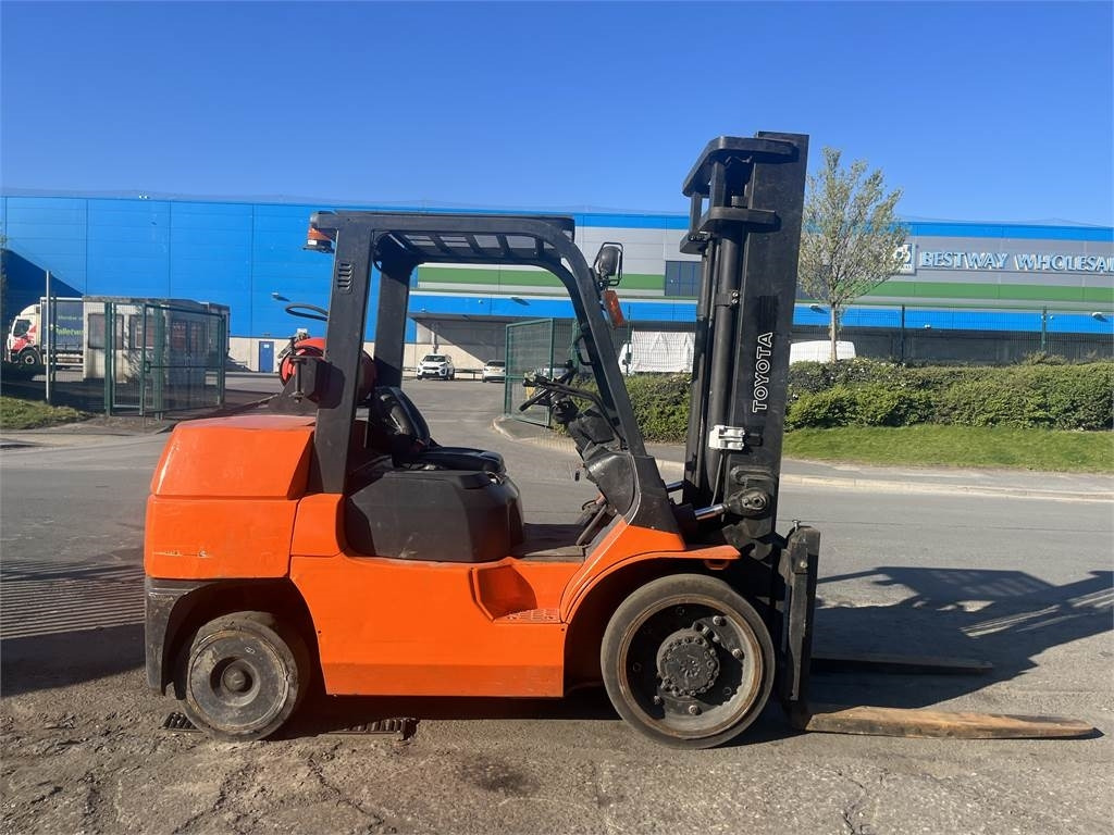 Toyota 7FGCU55 - LPG forklift: picture 4 Toyota 7FGCU55 - LPG forklift: picture 4