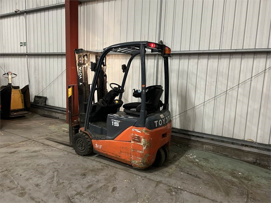 Toyota 8FBE15T - Electric forklift: picture 3 Toyota 8FBE15T - Electric forklift: picture 3