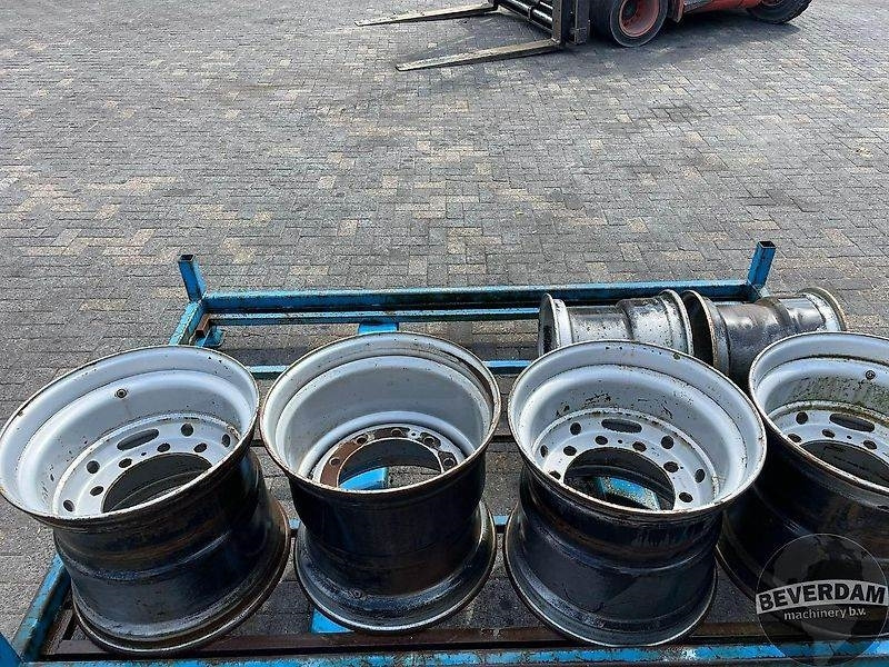 4x 10 gaats velgen - Tire for Agricultural machinery: picture 3 4x 10 gaats velgen - Tire for Agricultural machinery: picture 3
