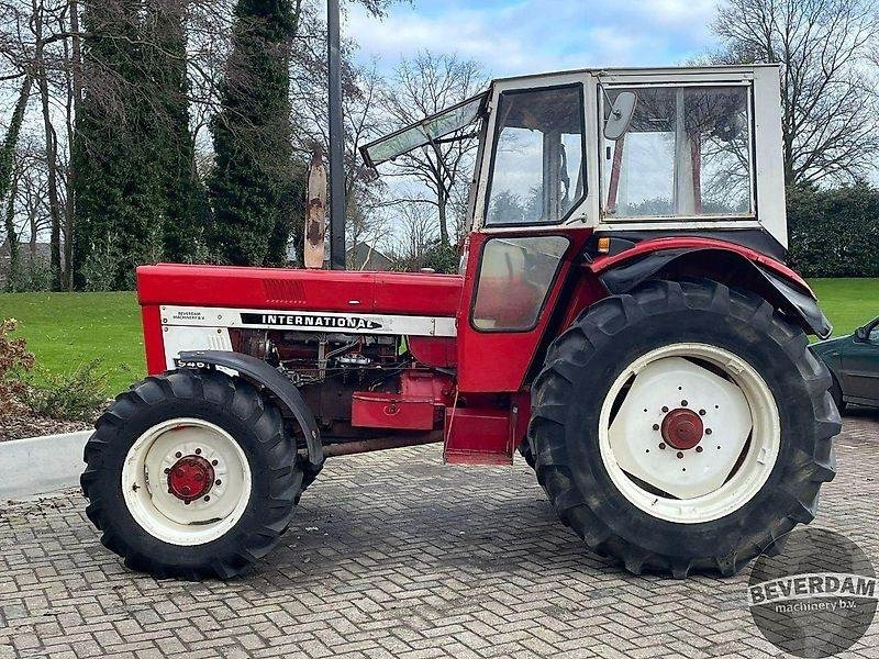 Case IH 946 - Farm tractor: picture 2 Case IH 946 - Farm tractor: picture 2