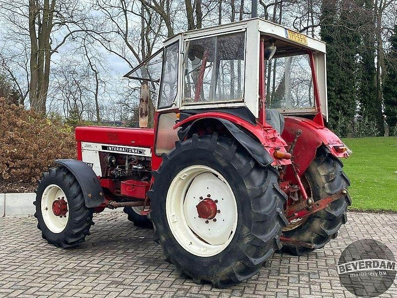 Case IH 946 - Farm tractor: picture 3 Case IH 946 - Farm tractor: picture 3