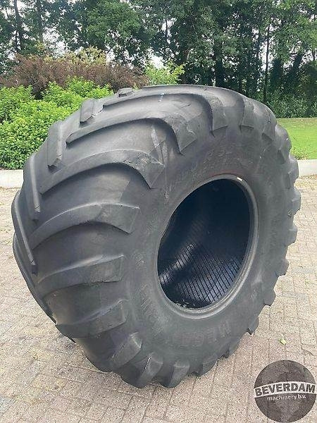 Michelin MEGA BIB 1050/50R32 - Tire for Agricultural machinery: picture 1 Michelin MEGA BIB 1050/50R32 - Tire for Agricultural machinery: picture 1
