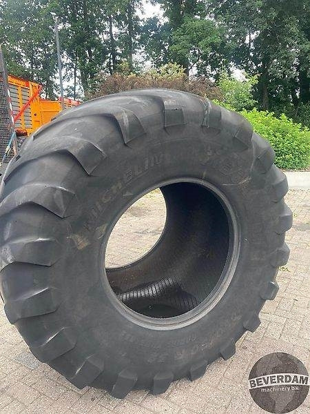 Michelin MEGA BIB 1050/50R32 - Tire for Agricultural machinery: picture 2 Michelin MEGA BIB 1050/50R32 - Tire for Agricultural machinery: picture 2