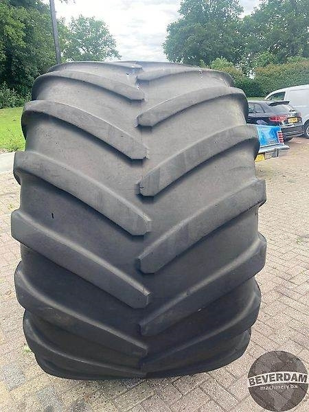Michelin MEGA BIB 1050/50R32 - Tire for Agricultural machinery: picture 3 Michelin MEGA BIB 1050/50R32 - Tire for Agricultural machinery: picture 3