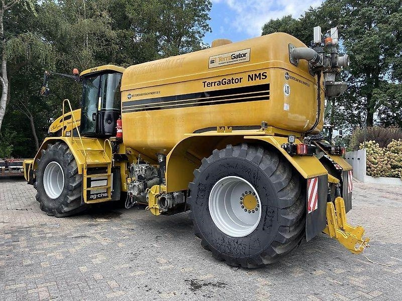 TerraGator 2244 - Fertilizer spreader: picture 5 TerraGator 2244 - Fertilizer spreader: picture 5