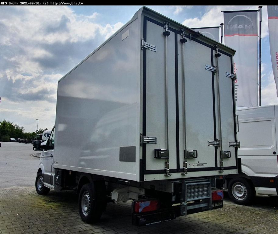 MAN TGE 3.140 4x2 F SB Bi-Temp Kühlkoffer, Carrier P MAN TGE 3.140 4x2 F SB Bi-Temp Kühlkoffer, Carrier P - Refrigerated delivery van: picture 3 MAN TGE 3.140 4x2 F SB Bi-Temp Kühlkoffer, Carrier P MAN TGE 3.140 4x2 F SB Bi-Temp Kühlkoffer, Carrier P - Refrigerated delivery van: picture 3