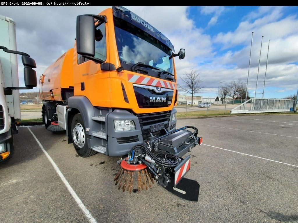 MAN TGS 18.420 4X2 BL Bucher OF 8000 TWIN beidseitig - Road sweeper: picture 1 MAN TGS 18.420 4X2 BL Bucher OF 8000 TWIN beidseitig - Road sweeper: picture 1