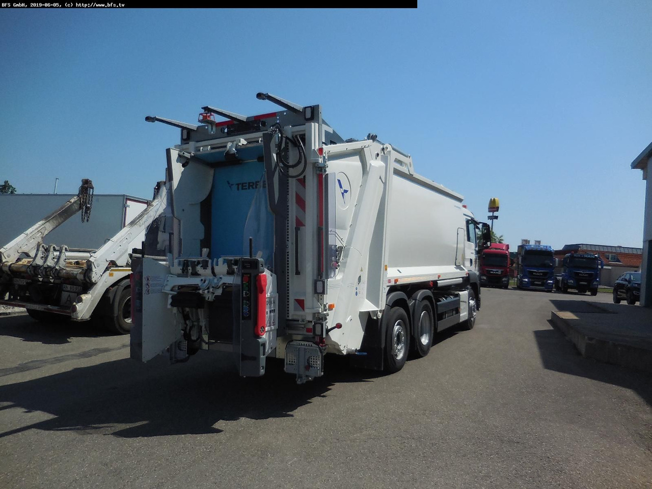MAN TGS 28.320 6x2-4 BL HS HL Olympus 21 - Omni-DEKA - Refuse truck: picture 2 MAN TGS 28.320 6x2-4 BL HS HL Olympus 21 - Omni-DEKA - Refuse truck: picture 2
