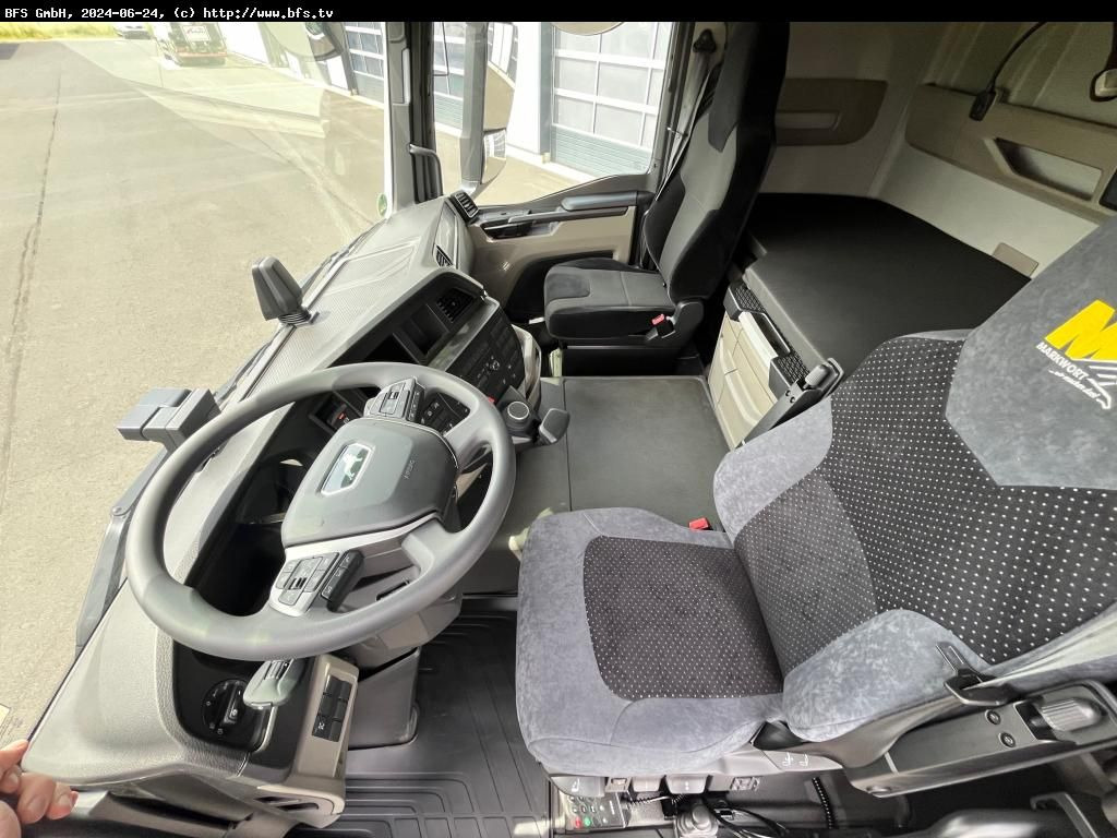 MAN TGS (TG3) 18.520 4x4 BL SA hohe Bauart, Kipphydr - Tractor unit: picture 4 MAN TGS (TG3) 18.520 4x4 BL SA hohe Bauart, Kipphydr - Tractor unit: picture 4