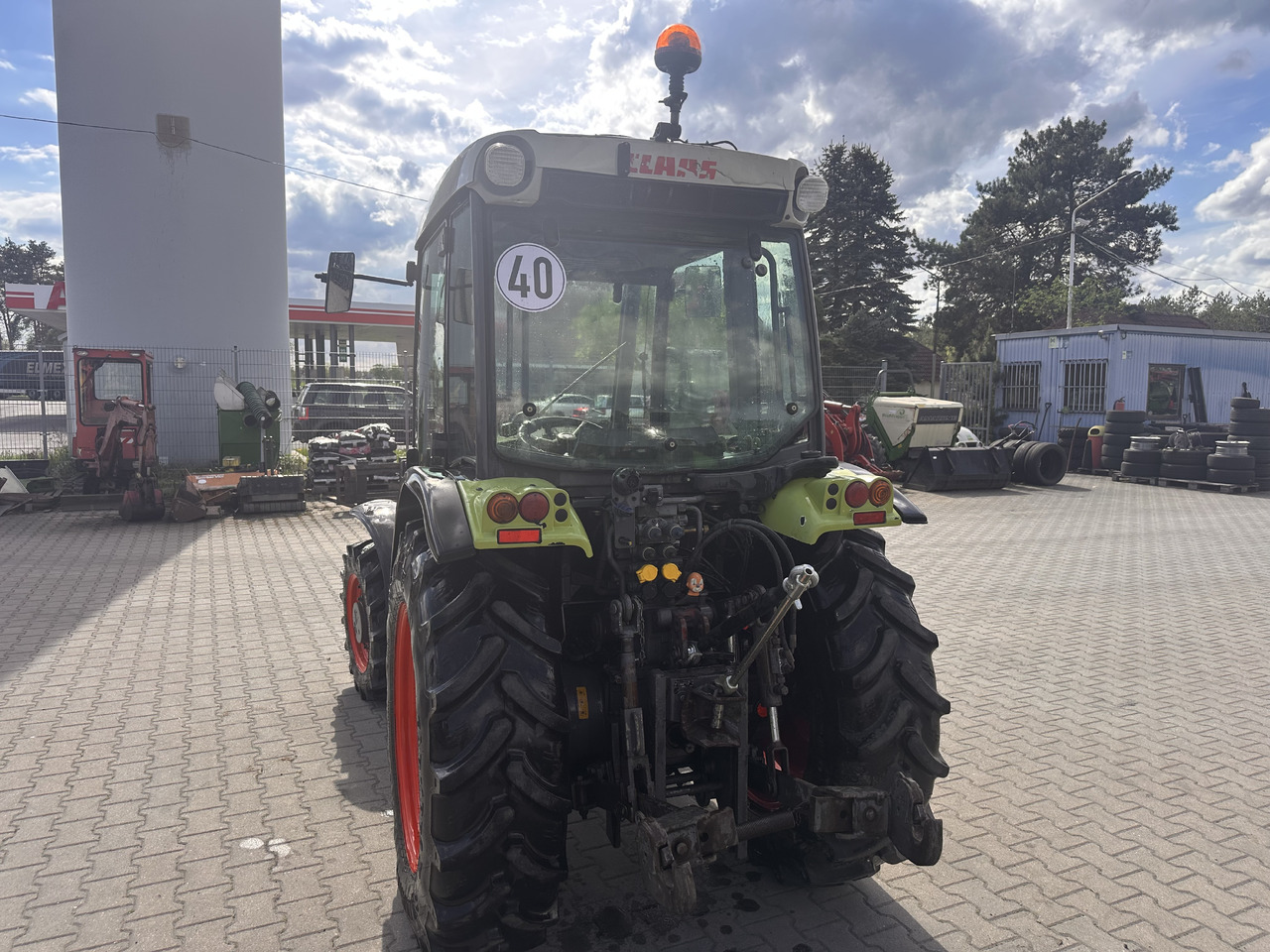 CLAAS NECTIS 257F - Farm tractor: picture 3 CLAAS NECTIS 257F - Farm tractor: picture 3