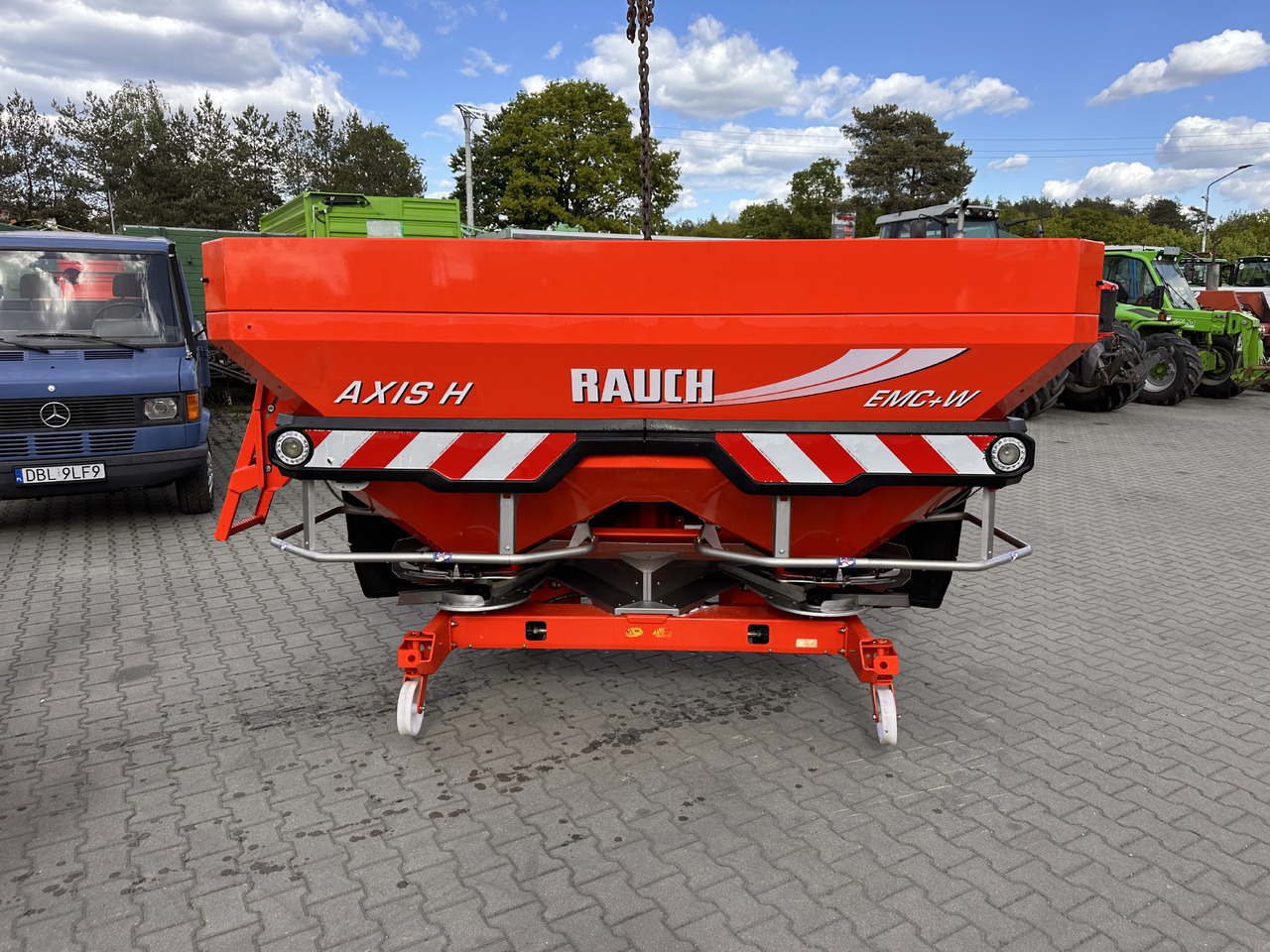 RAUCH AXIS-H 50.2 EMC+W VariSpread Dynamic GPS CCI 1200 IsoBus - Fertilizer spreader: picture 1 RAUCH AXIS-H 50.2 EMC+W VariSpread Dynamic GPS CCI 1200 IsoBus - Fertilizer spreader: picture 1