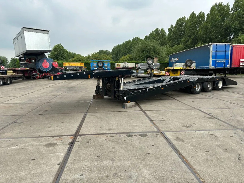 Bodex 3 AXLE TRUCKTRANSPORTER - Autotransporter semi-trailer: picture 1 Bodex 3 AXLE TRUCKTRANSPORTER - Autotransporter semi-trailer: picture 1