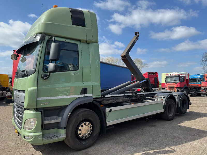 DAF CF 450 6X2 EURO 6 VDL 21T HOOK LIFTING AXLE - Hook lift truck: picture 4 DAF CF 450 6X2 EURO 6 VDL 21T HOOK LIFTING AXLE - Hook lift truck: picture 4