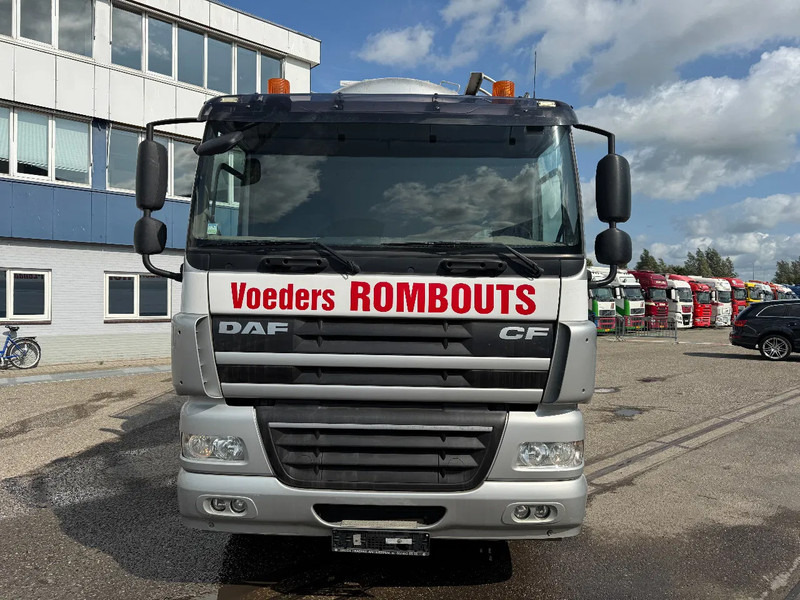 DAF CF 85.360 8X2 EURO 5 + TANK 32.700 LITER - LAMBRECHT - Tanker truck: picture 2 DAF CF 85.360 8X2 EURO 5 + TANK 32.700 LITER - LAMBRECHT - Tanker truck: picture 2