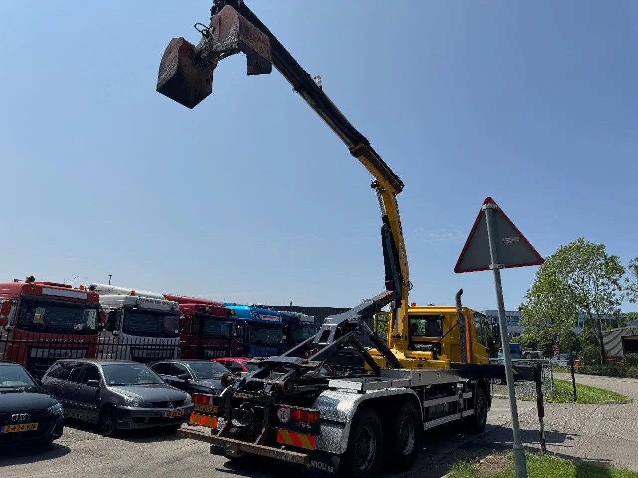 DAF CF 85.410 6X4 - EURO 5 + PALFINGER PK15500 + REM - Hook lift truck, Crane truck: picture 3 DAF CF 85.410 6X4 - EURO 5 + PALFINGER PK15500 + REM - Hook lift truck, Crane truck: picture 3
