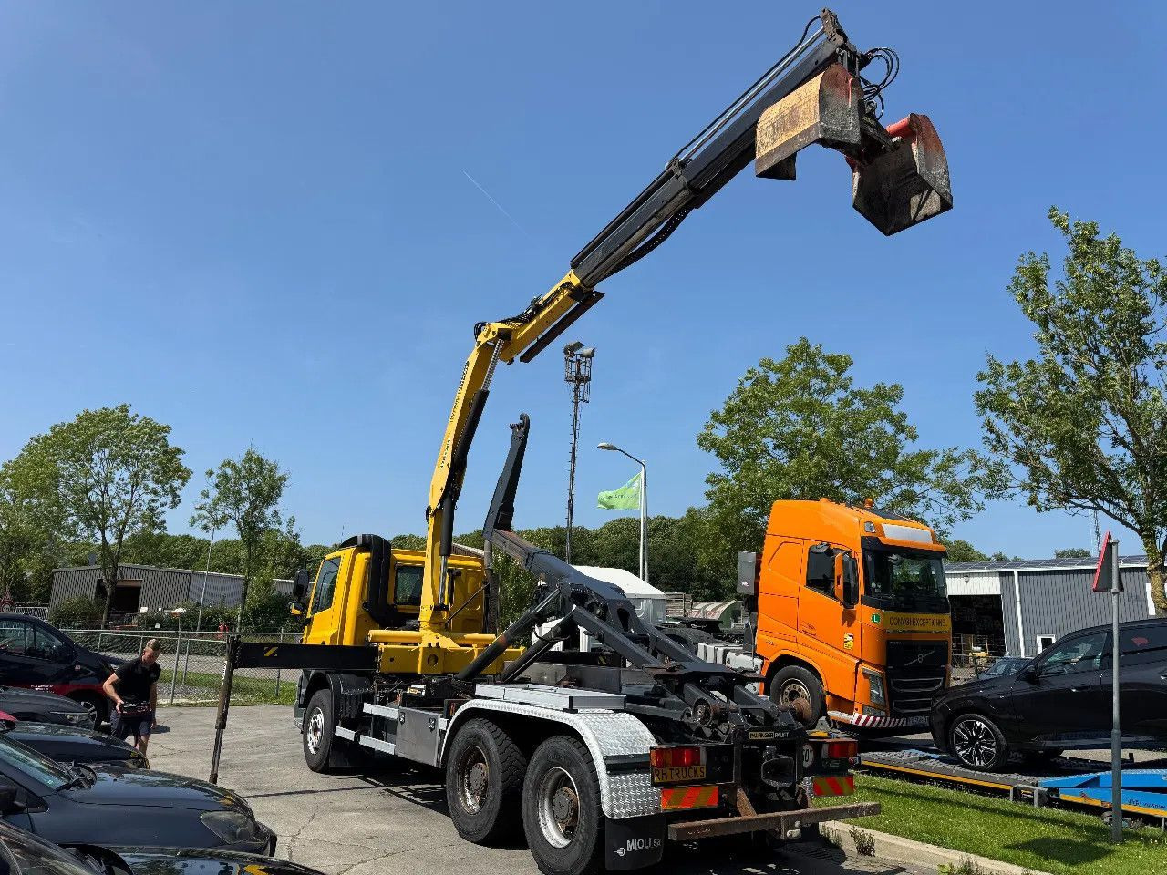DAF CF 85.410 6X4 - EURO 5 + PALFINGER PK15500 + REM - Hook lift truck, Crane truck: picture 4 DAF CF 85.410 6X4 - EURO 5 + PALFINGER PK15500 + REM - Hook lift truck, Crane truck: picture 4