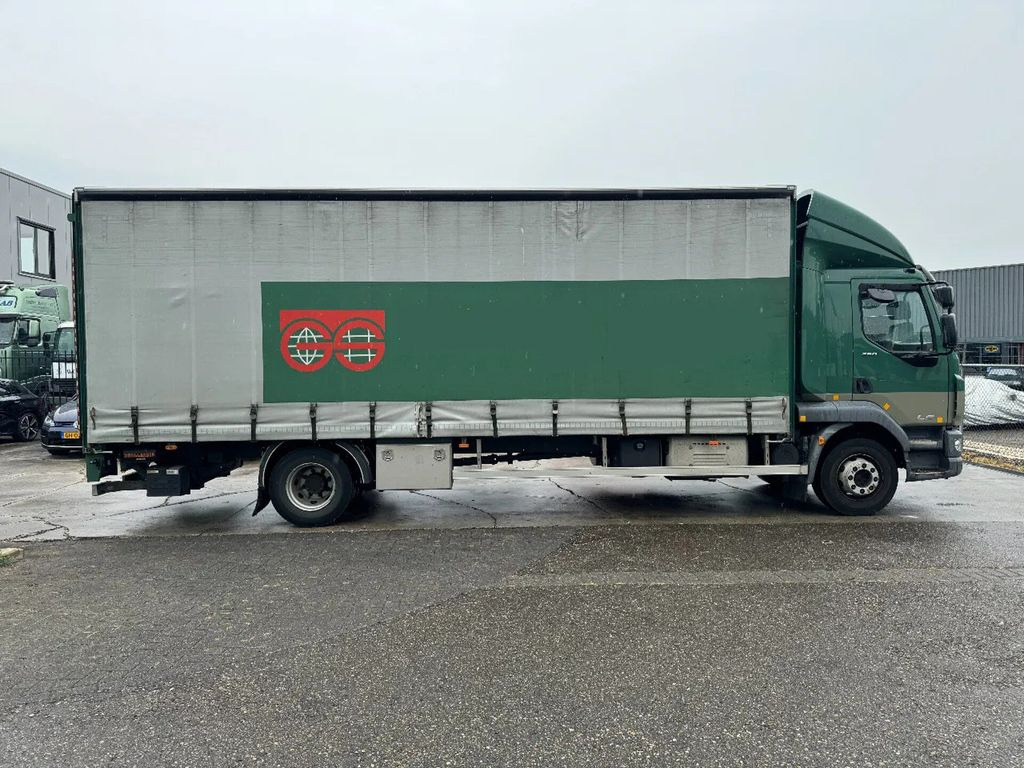 DAF LF 260 4X2 16T DHOLLANDIA LOAD LIFT + TÜV TILL 0 - Curtain side truck: picture 4 DAF LF 260 4X2 16T DHOLLANDIA LOAD LIFT + TÜV TILL 0 - Curtain side truck: picture 4