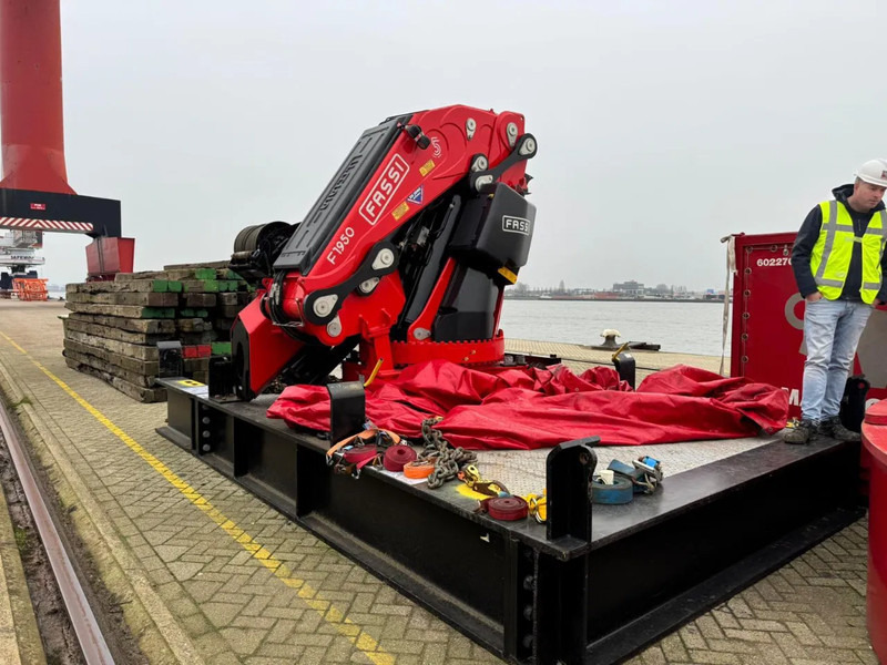 FASSI 8 x HYDR + 3 X MANUEL, REMOTE CONTROLE, WINCH 5630 KG, WITH SEPARATE BOX WITH HYDROVEN POWERPACK 30KW  AND OIL TANK. F1950RAF 2. - Boom: picture 1 FASSI 8 x HYDR + 3 X MANUEL, REMOTE CONTROLE, WINCH 5630 KG, WITH SEPARATE BOX WITH HYDROVEN POWERPACK 30KW  AND OIL TANK. F1950RAF 2. - Boom: picture 1