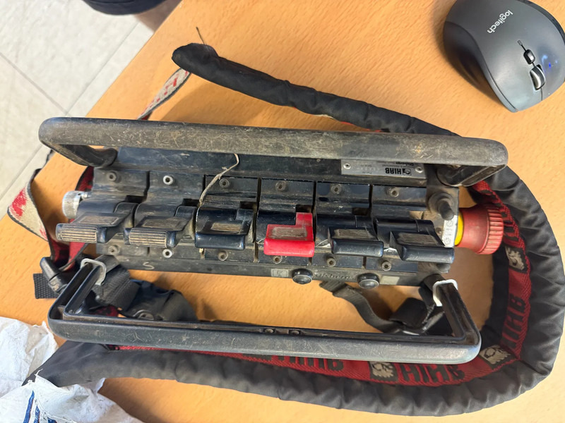 Hiab R330-F4 REMOTE CONTROLE AN STAMPS, HATZ MOTOR - Boom: picture 4 Hiab R330-F4 REMOTE CONTROLE AN STAMPS, HATZ MOTOR - Boom: picture 4