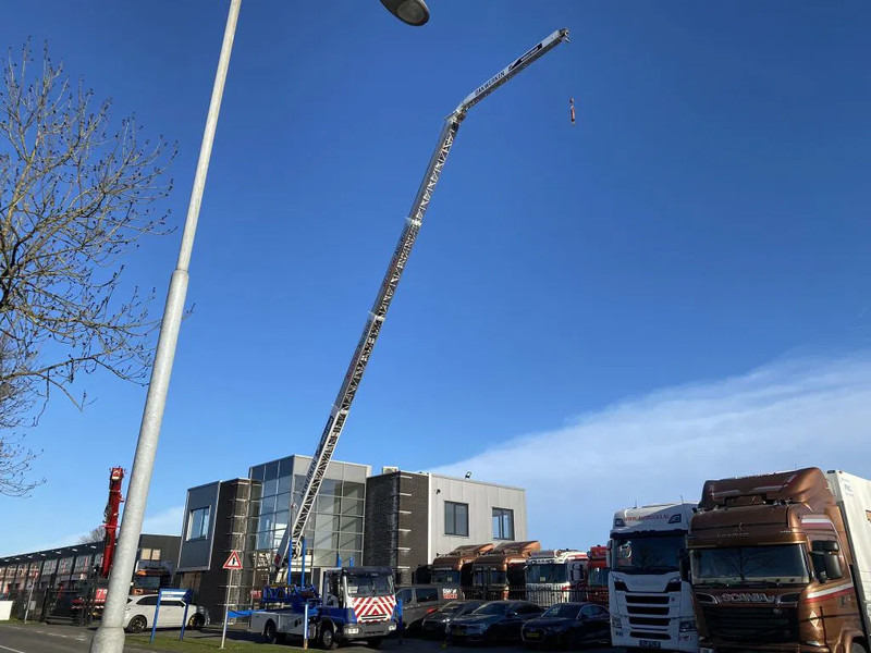 Iveco EuroCargo 90 E18 - EURO 5 + KLAAS ALU-KRAN 30 METER MET REMOTE - Crane truck: picture 4 Iveco EuroCargo 90 E18 - EURO 5 + KLAAS ALU-KRAN 30 METER MET REMOTE - Crane truck: picture 4