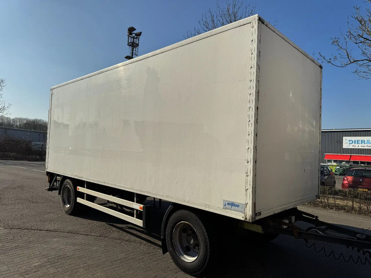 Jumbo MV 200 E + 2 AXLE BPW + DHOLLANDIA - Closed box trailer: picture 1 Jumbo MV 200 E + 2 AXLE BPW + DHOLLANDIA - Closed box trailer: picture 1