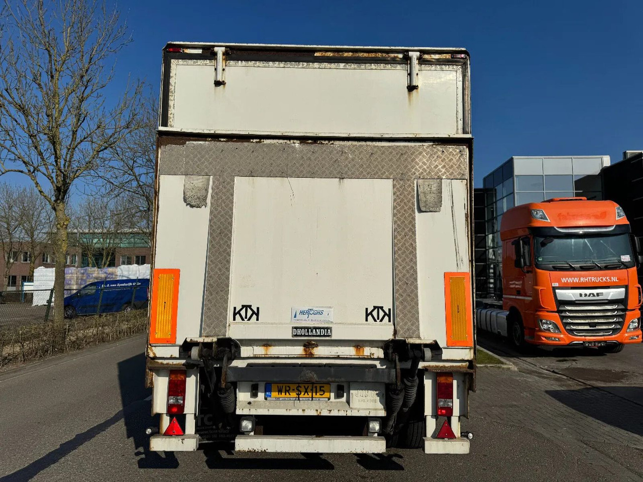 Jumbo MV 200 E + 2 AXLE BPW + DHOLLANDIA - Closed box trailer: picture 3 Jumbo MV 200 E + 2 AXLE BPW + DHOLLANDIA - Closed box trailer: picture 3