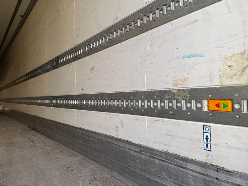 Refrigerated semi-trailer Krone SD THERMO KING SLX 200e + DHOLLANDIA 2000KG: picture 12