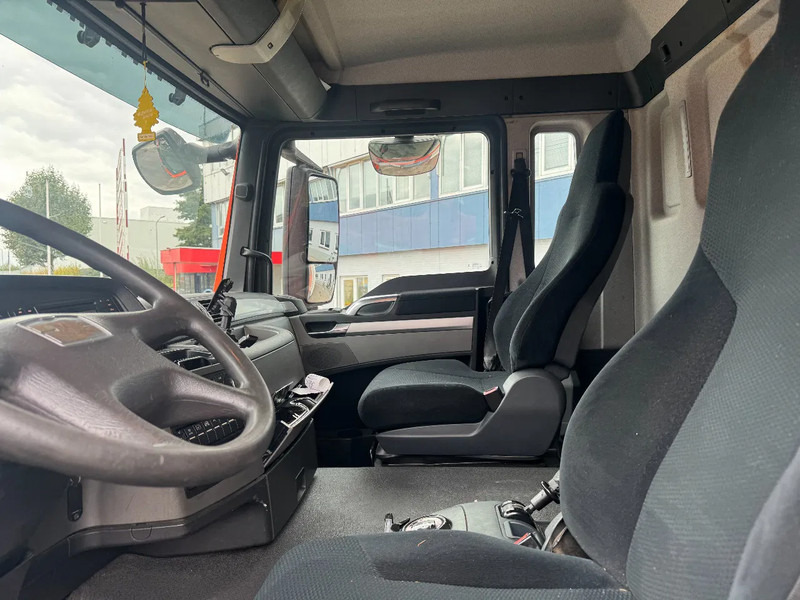 Refrigerated truck MAN TGS 26.440 6X2 EURO 6 THERMO KING + LOAD LIFT: picture 12 Refrigerated truck MAN TGS 26.440 6X2 EURO 6 THERMO KING + LOAD LIFT: picture 12