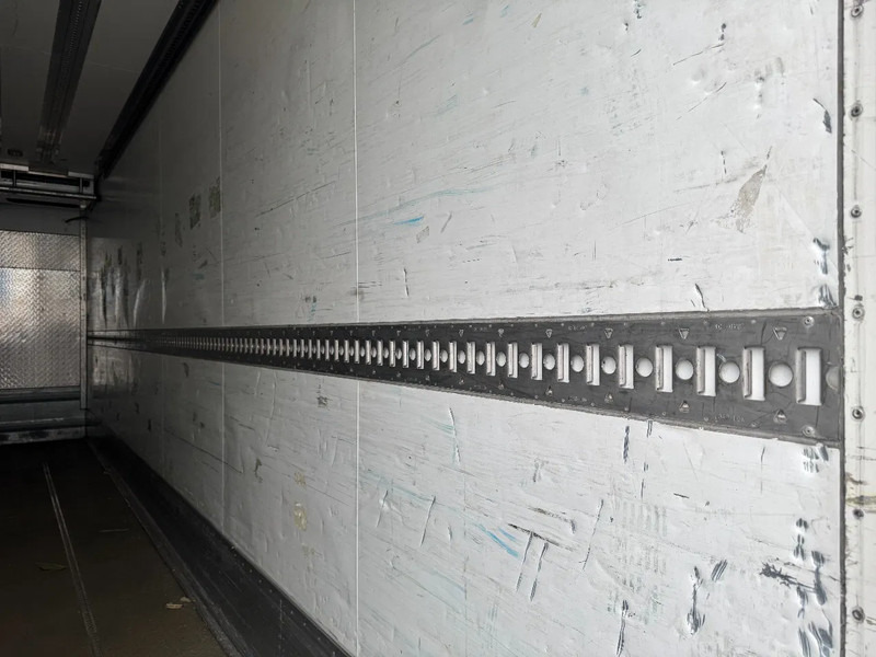 Refrigerated truck MAN TGS 26.440 6X2 EURO 6 THERMO KING + LOAD LIFT: picture 17 Refrigerated truck MAN TGS 26.440 6X2 EURO 6 THERMO KING + LOAD LIFT: picture 17