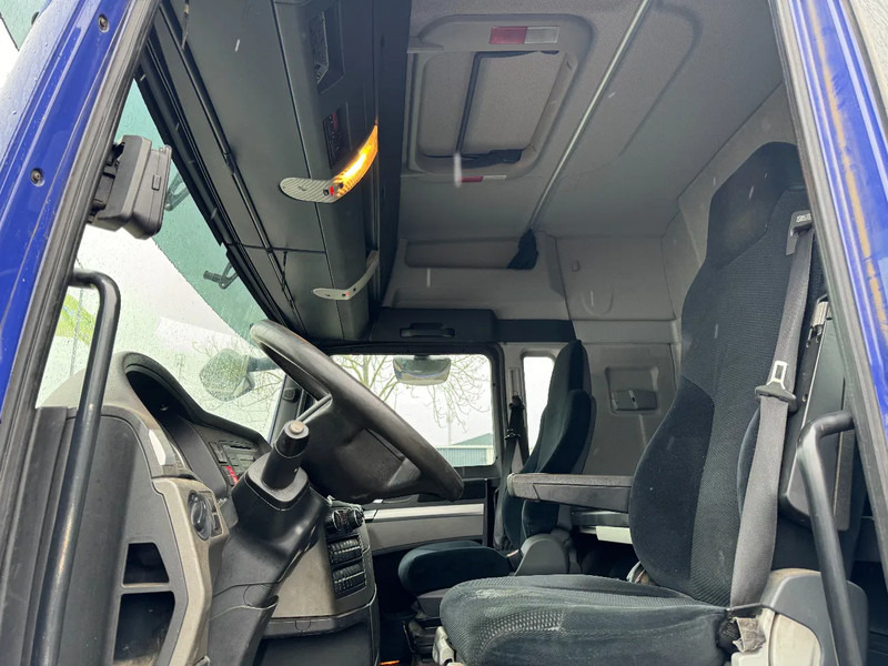 Curtain side truck MAN TGX 26.400 6X2 - EURO 4 + LIFT + STEERING AXLE + TÜV 10-2025: picture 15