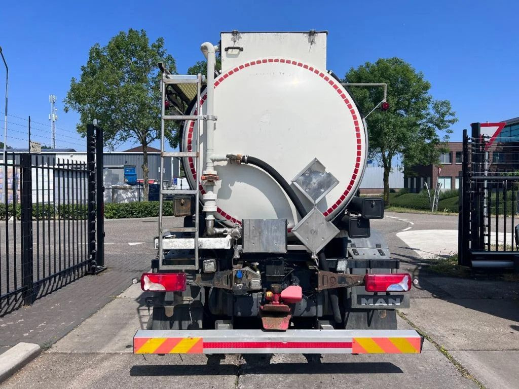 Vacuum truck MAN TGX 26.560 6X2 EURO 6 - 11.500L VACUUM CLEANER -: picture 6