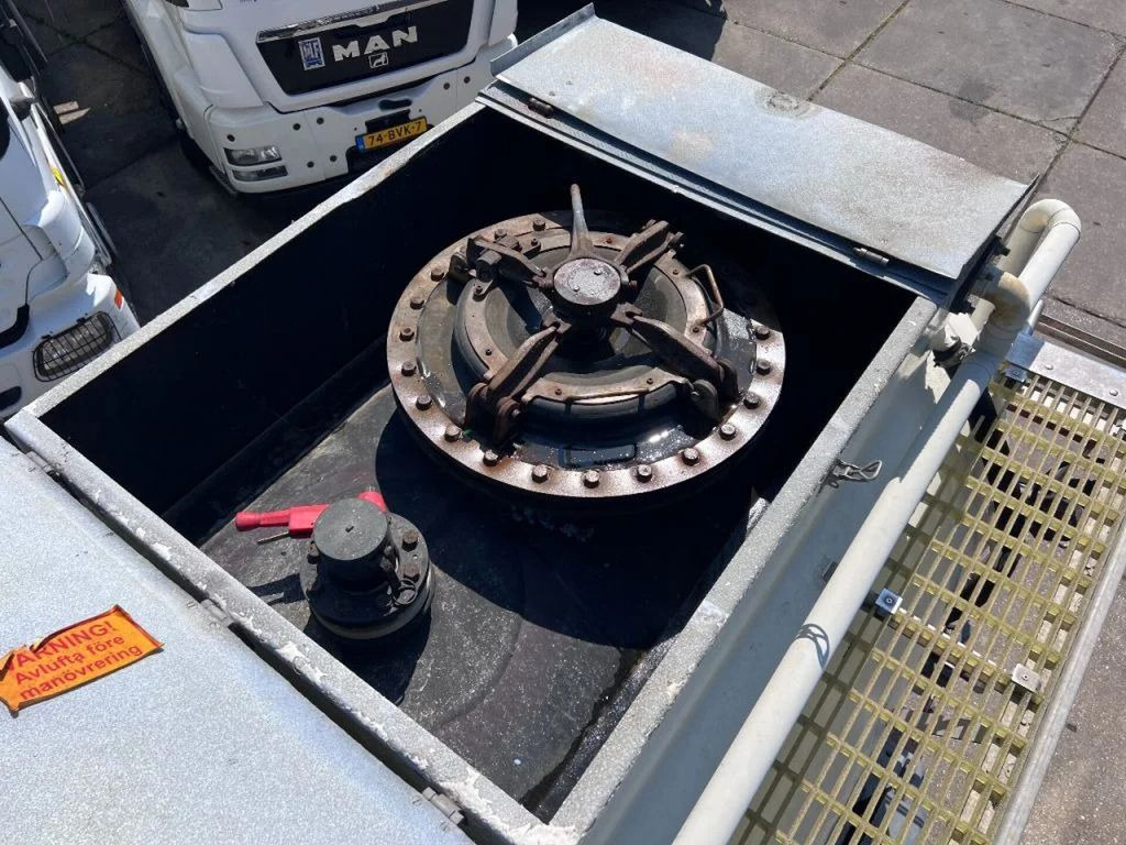 Vacuum truck MAN TGX 26.560 6X2 EURO 6 - 11.500L VACUUM CLEANER -: picture 15
