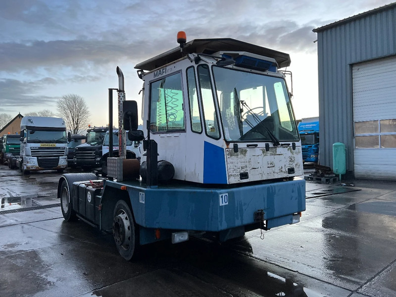 Mafi MT25T131C 4X2 *GEARBOX DON'T GO IN REVERSE* MT25T131C - Terminal tractor: picture 3 Mafi MT25T131C 4X2 *GEARBOX DON'T GO IN REVERSE* MT25T131C - Terminal tractor: picture 3