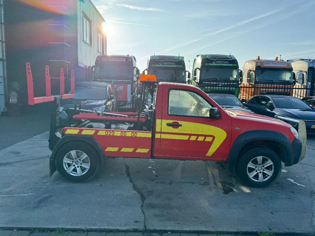 Mazda BT-50 4X4 + TOW TRUCK + DOUBLE WINCH + REMOTE - Tow truck: picture 4 Mazda BT-50 4X4 + TOW TRUCK + DOUBLE WINCH + REMOTE - Tow truck: picture 4