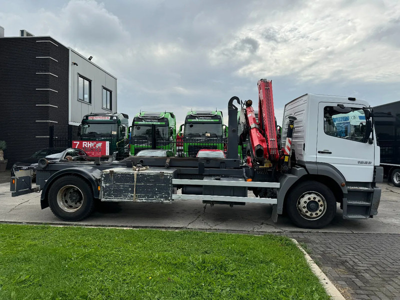 Crane truck Mercedes-Benz Atego 1923 + 2011 FASSI F110 + 2011 VDS HOOKLIFT: picture 11 Crane truck Mercedes-Benz Atego 1923 + 2011 FASSI F110 + 2011 VDS HOOKLIFT: picture 11