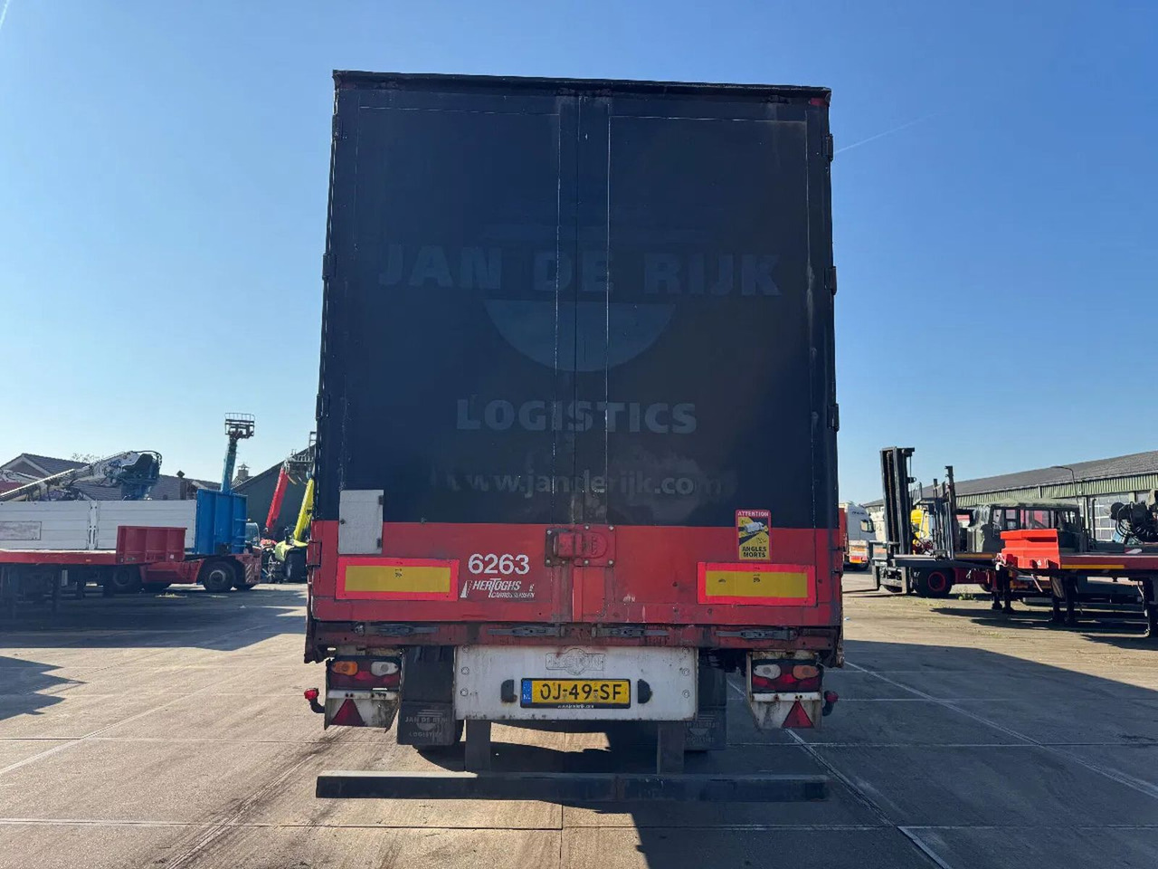 Pacton TBD230 - 2 AXLE BPW - Closed box semi-trailer: picture 5 Pacton TBD230 - 2 AXLE BPW - Closed box semi-trailer: picture 5