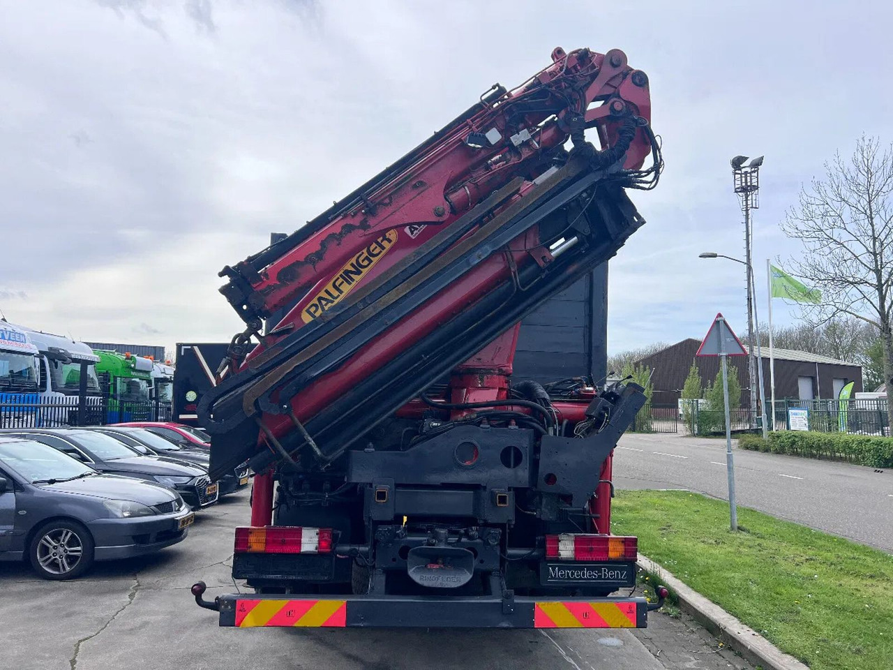 Palfinger PK 21000 + FLYJIB + REMOTE CONTROL + 4X OUTRIGGE - Truck mounted crane: picture 2 Palfinger PK 21000 + FLYJIB + REMOTE CONTROL + 4X OUTRIGGE - Truck mounted crane: picture 2