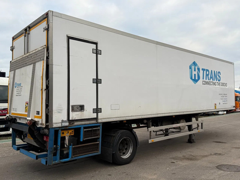 Renders + CARRIER VECTOR 1850 + DHOLLANDIA LIFT - Refrigerated semi-trailer: picture 4 Renders + CARRIER VECTOR 1850 + DHOLLANDIA LIFT - Refrigerated semi-trailer: picture 4