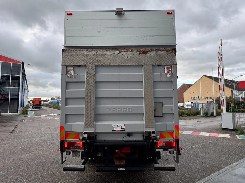 Scania P450 6X2 EURO 6 NGS 2500 KG ZEPRO LOAD LIFT - Curtain side truck: picture 4 Scania P450 6X2 EURO 6 NGS 2500 KG ZEPRO LOAD LIFT - Curtain side truck: picture 4