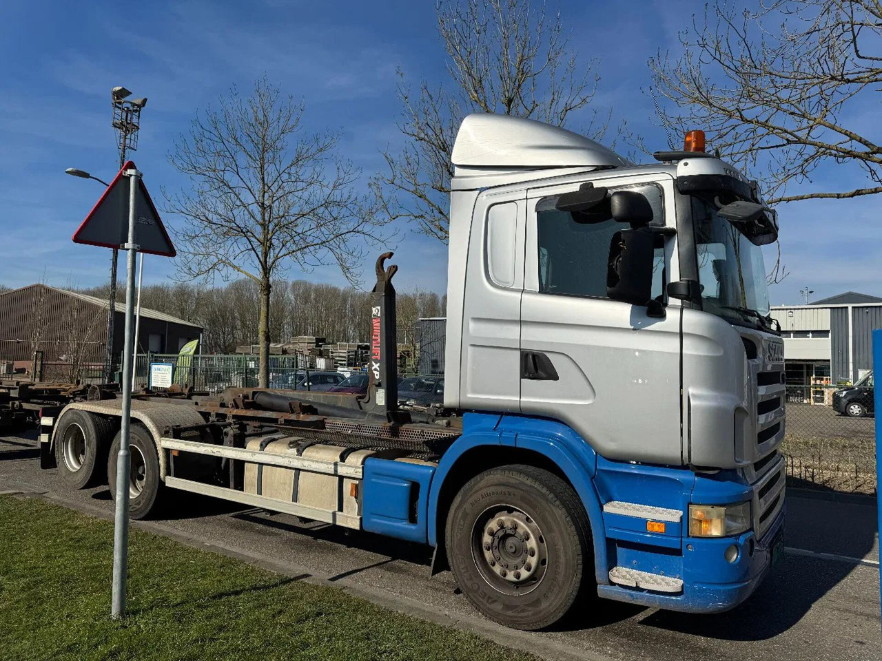 Scania R400 6X2 - EURO 5 + MULTILIFT HOOK + LIFTING AXL - Hook lift truck: picture 3 Scania R400 6X2 - EURO 5 + MULTILIFT HOOK + LIFTING AXL - Hook lift truck: picture 3