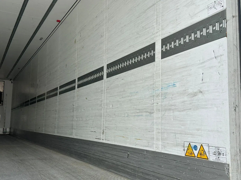 Refrigerated semi-trailer Schmitz Cargobull SCB*S3B THERMO KING SLX300E 3 AXLE: picture 16 Refrigerated semi-trailer Schmitz Cargobull SCB*S3B THERMO KING SLX300E 3 AXLE: picture 16