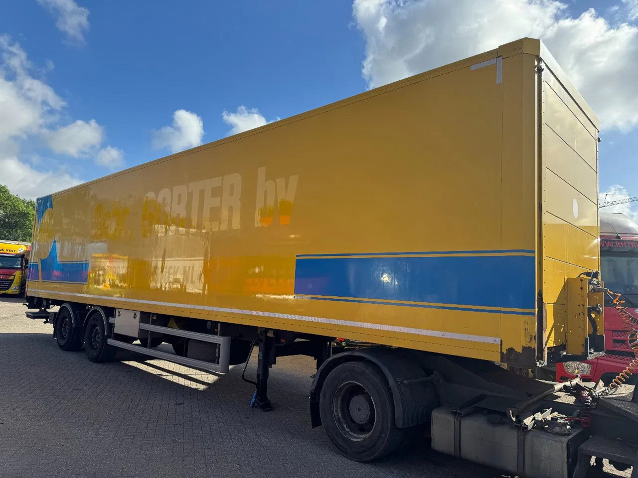 System Trailer TFSH 18 TRPLY - 2 AXLE SAF + STEE - Closed box semi-trailer: picture 1 System Trailer TFSH 18 TRPLY - 2 AXLE SAF + STEE - Closed box semi-trailer: picture 1