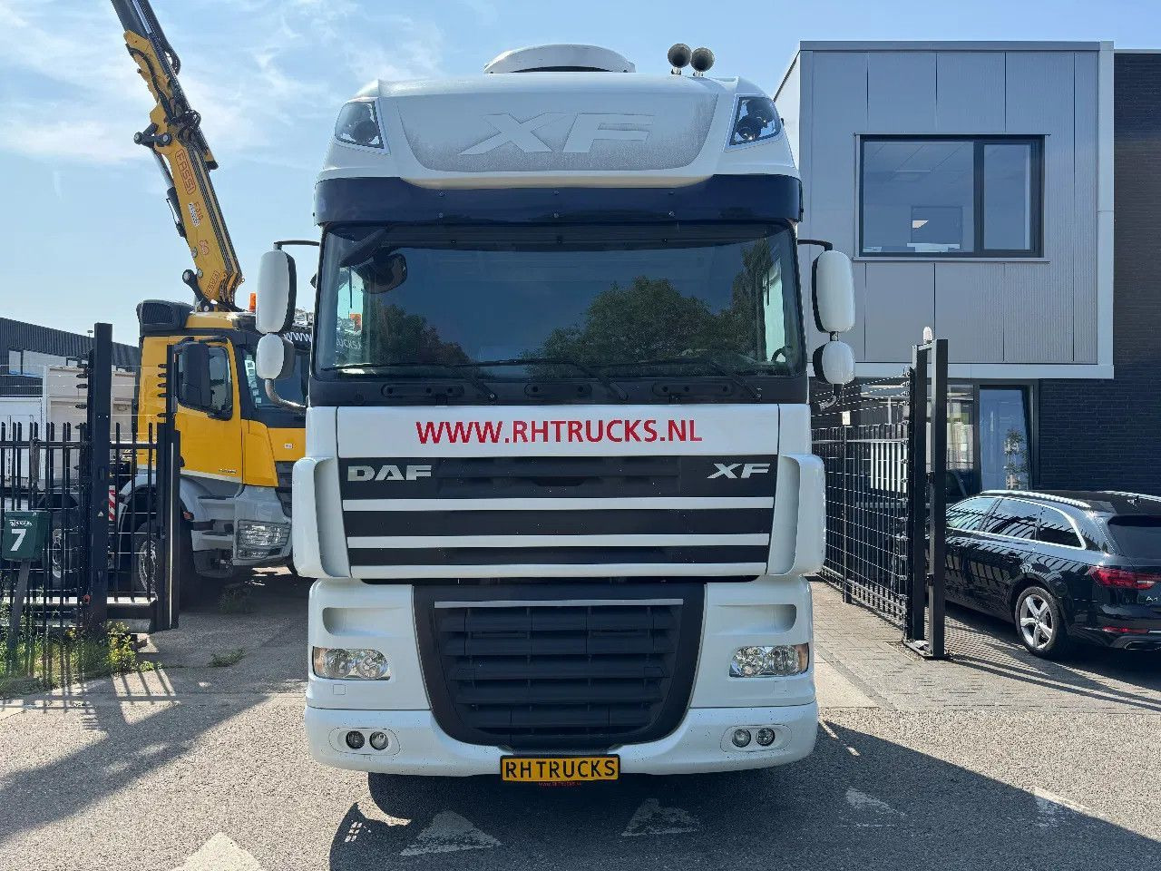 DAF XF 105.510 4X2 SKIRTS ADR RETARDER STANDKLIMA - Tractor unit: picture 2 DAF XF 105.510 4X2 SKIRTS ADR RETARDER STANDKLIMA - Tractor unit: picture 2
