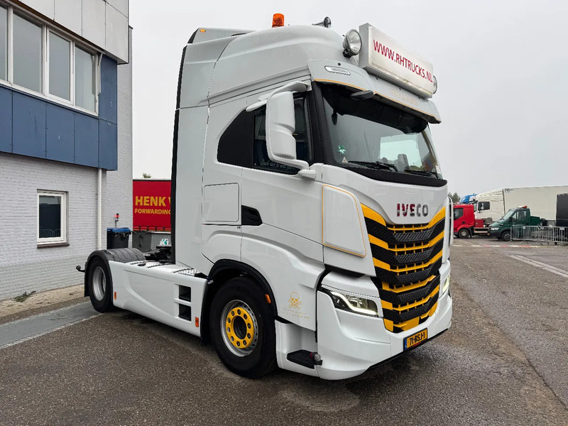 Iveco S-WAY 460 4X2 EURO 6 SKIRTS DOUBLE TANK - Tractor unit: picture 3 Iveco S-WAY 460 4X2 EURO 6 SKIRTS DOUBLE TANK - Tractor unit: picture 3