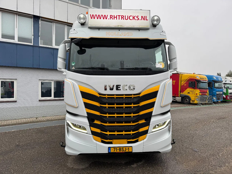 Iveco S-WAY 460 4X2 EURO 6 SKIRTS DOUBLE TANK - Tractor unit: picture 2 Iveco S-WAY 460 4X2 EURO 6 SKIRTS DOUBLE TANK - Tractor unit: picture 2