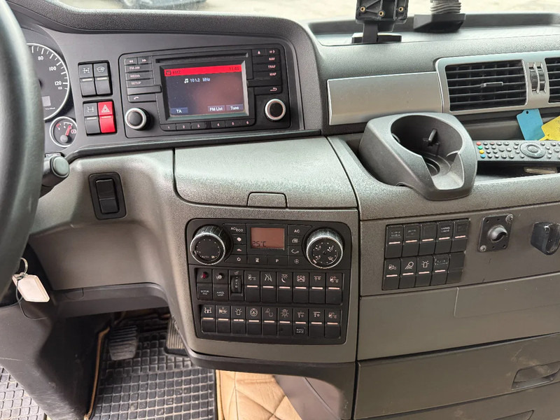 Tractor unit MAN TGX 41.540 8X4 180 TON+ RETARDER + PTO HYDRAULICS: picture 18 Tractor unit MAN TGX 41.540 8X4 180 TON+ RETARDER + PTO HYDRAULICS: picture 18