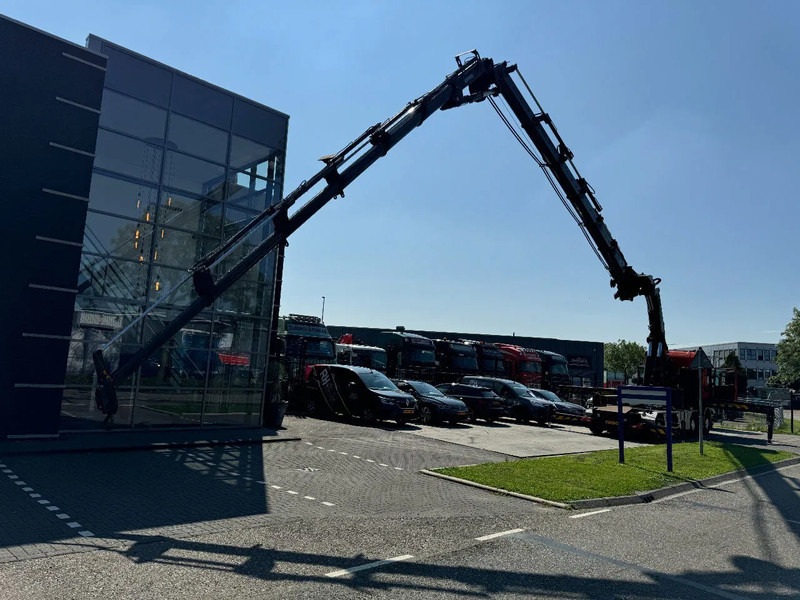 Scania R560 V8 8X2 + EFFER CRANE 1550 6S + FLYJIP 6XHYDR + REMOTE + WINCH - Tractor unit: picture 5 Scania R560 V8 8X2 + EFFER CRANE 1550 6S + FLYJIP 6XHYDR + REMOTE + WINCH - Tractor unit: picture 5