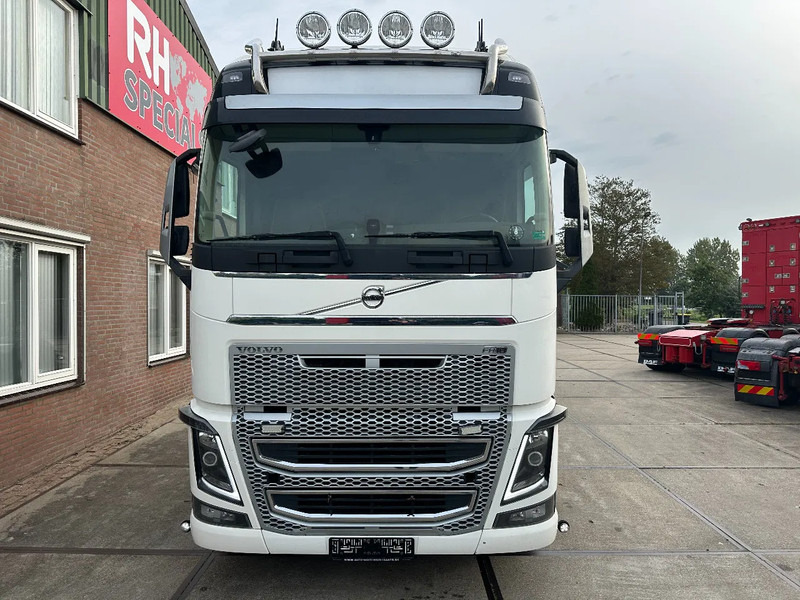 Volvo FH 16.750 8X4, 180 TON POWER STEERING HYDRAULIC - Tractor unit: picture 3 Volvo FH 16.750 8X4, 180 TON POWER STEERING HYDRAULIC - Tractor unit: picture 3