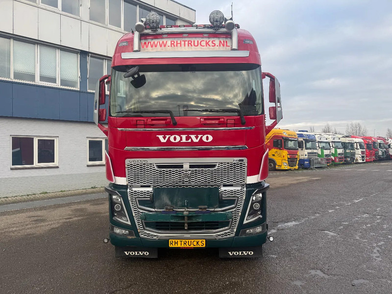 Volvo FH 16.750 8X4 EURO 6 HUB REDUCTION 200 TON I PARK COOL DYNAMIC STEERING - Tractor unit: picture 2 Volvo FH 16.750 8X4 EURO 6 HUB REDUCTION 200 TON I PARK COOL DYNAMIC STEERING - Tractor unit: picture 2
