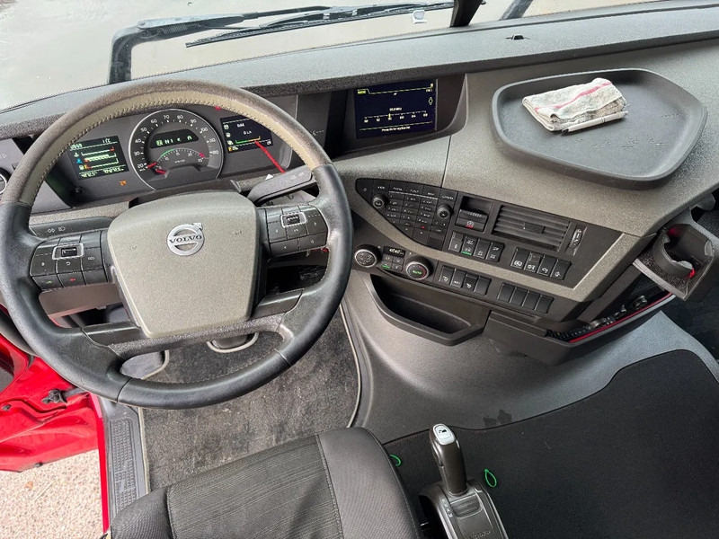 Tractor unit Volvo FH 460 6X2 EURO 6 HMF 1830 + REMOTE CONTROL: picture 15